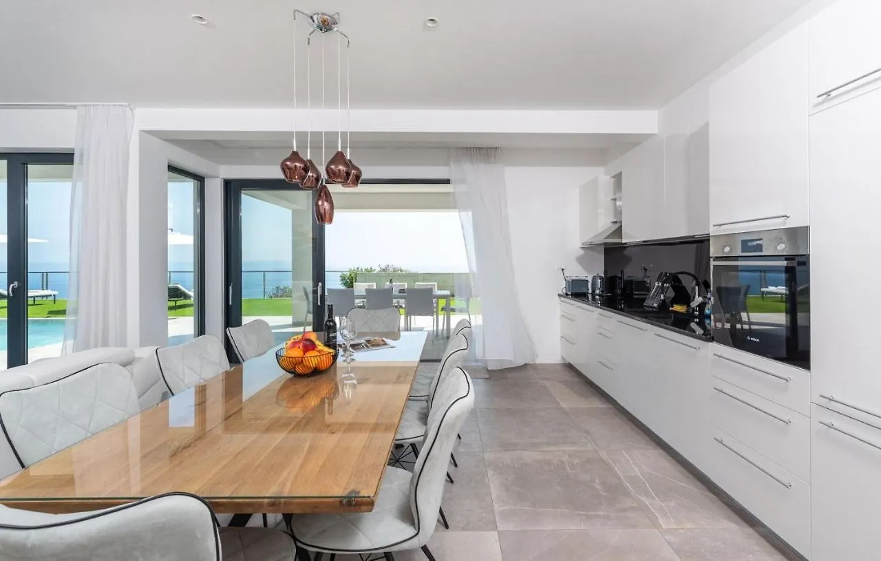 Villa Atrium With Heated Pool, Sea View, Jacuzzi, Gym And Sauna Labin  Labin (Istria)