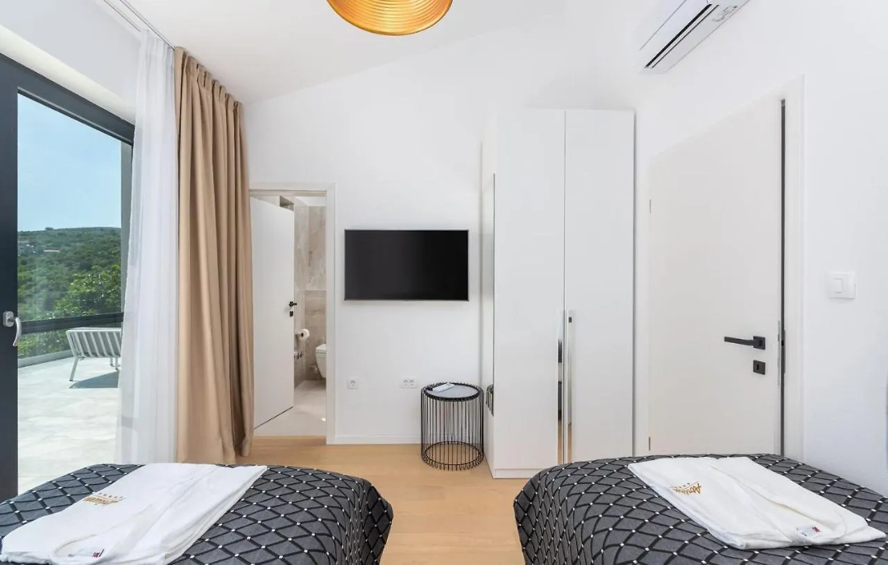 Villa Atrium With Heated Pool, Sea View, Jacuzzi, Gym And Sauna Labin