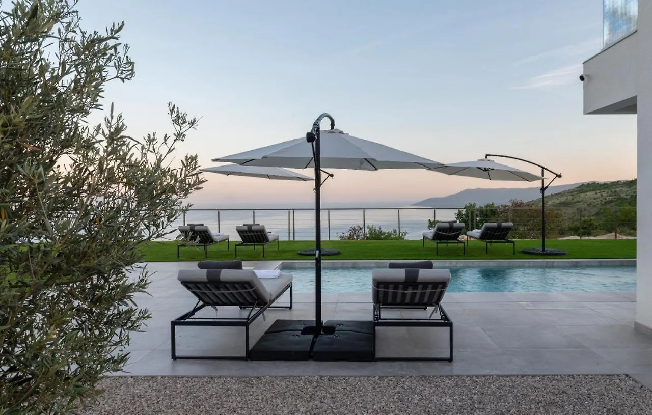 Villa Atrium With Heated Pool, Sea View, Jacuzzi, Gym And Sauna Labin