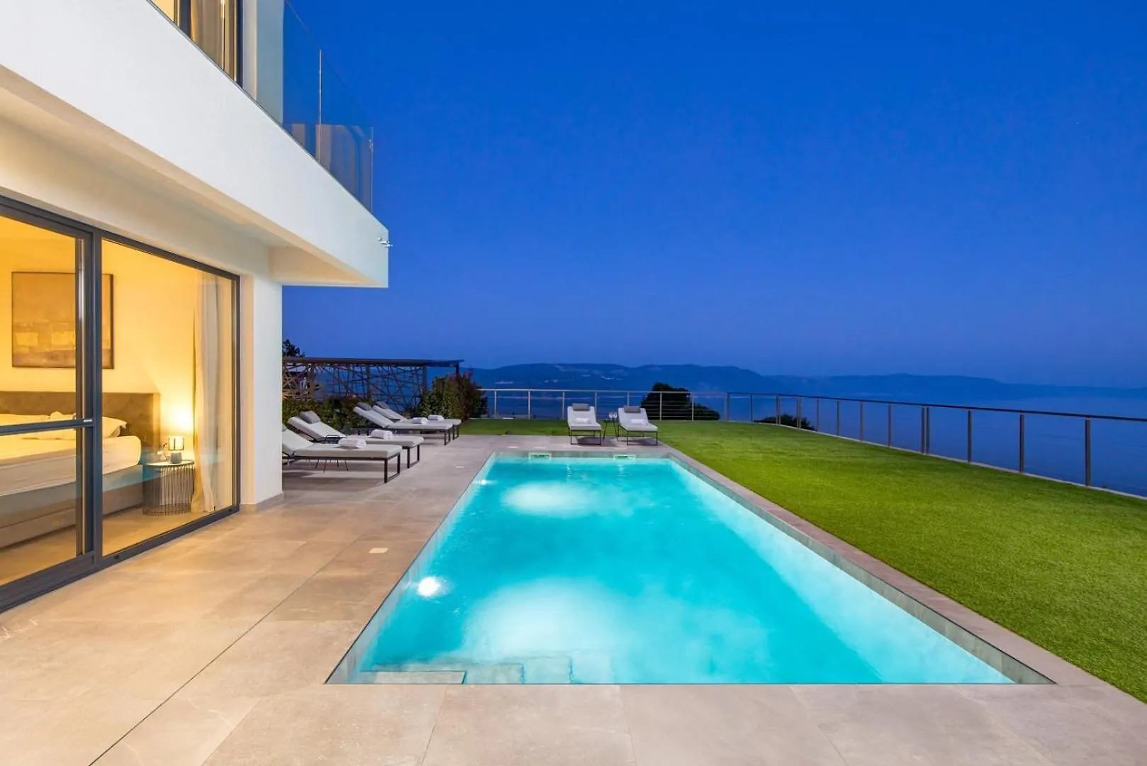 Villa Atrium With Heated Pool, Sea View, Jacuzzi, Gym And Sauna Labin   Labin (Istria)