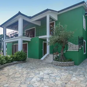  Ostello Stalno Sretan